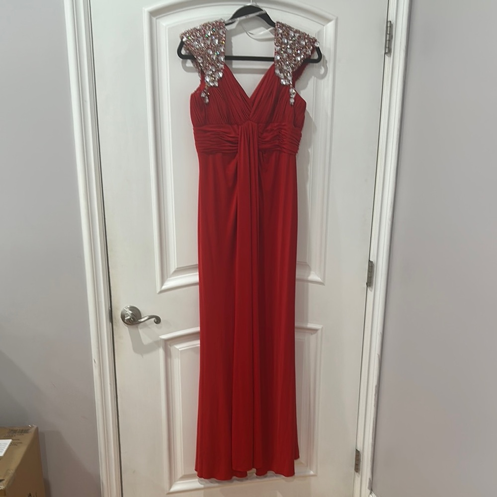 COLORS DRESS Elegant Red Maxi Dress with Sparkling Shoulders WOMEN’S SIZE 12